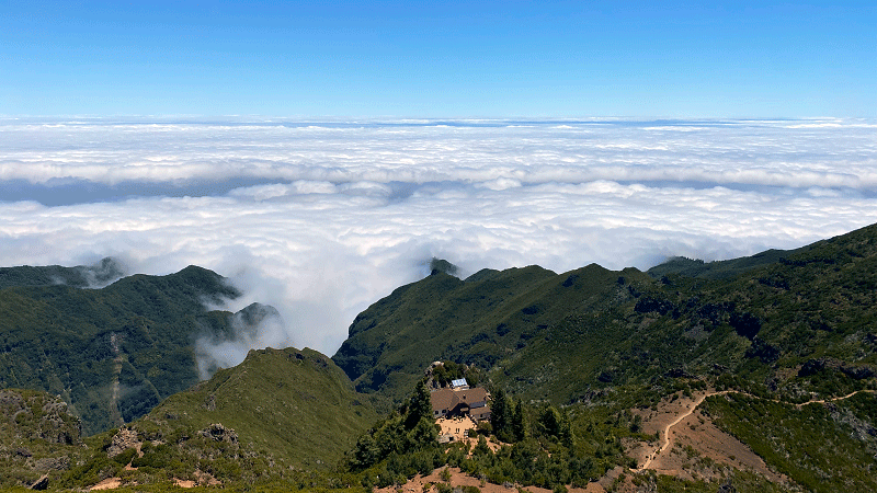 Ruta de Pico Areiro a Pico Ruivo. Madeira Guía de viaje